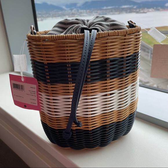 SOLD! 🎉Kate Spade medium wicker basket bag white navy stripe brand new with tag - Picture 7 of 15